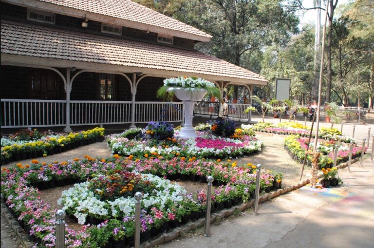 Empress Botanical Garden Pune Timings, Entry Fee, Ticket Cost Price and Review