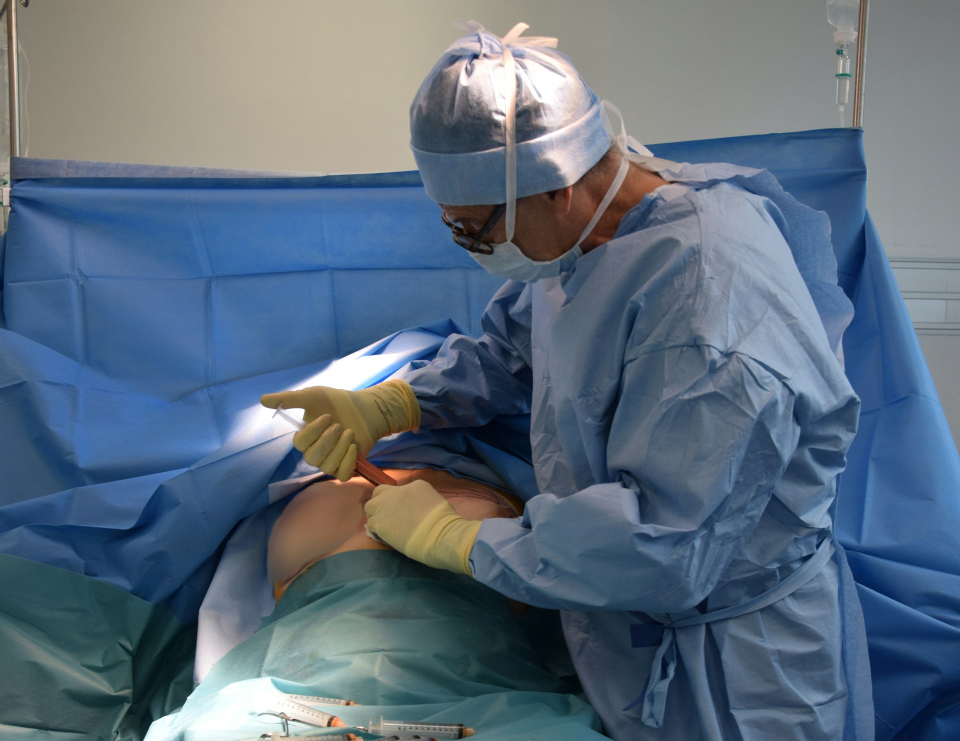 Best Knee Replacement Surgeon in Pune